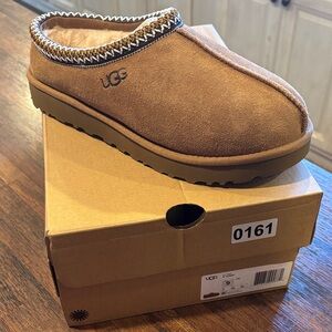 (NEW WITH TAGS) UGG Tasman Chestnut